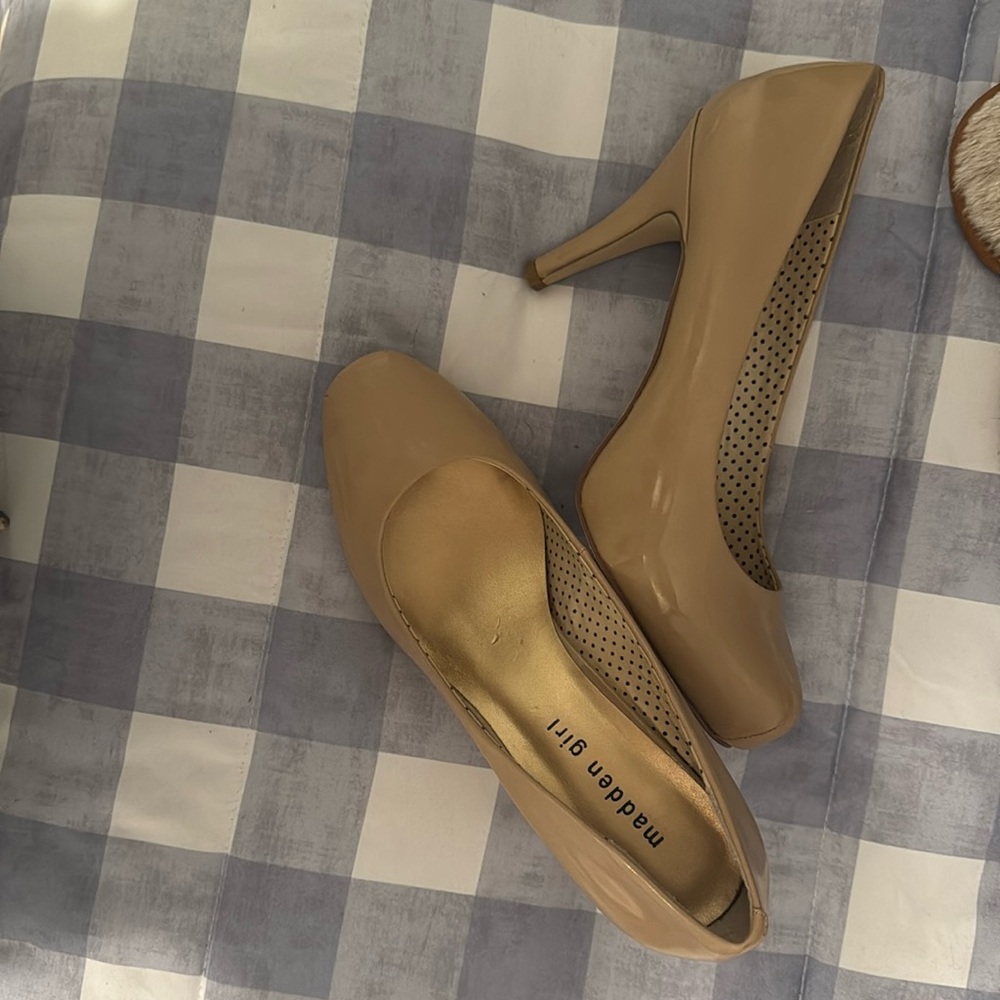Women’s shoes